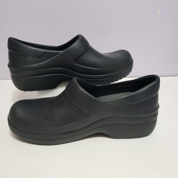 Crocs Black Slip On Comfort  Classic Women's Shoes Sz 8 - Picture 3 of 10